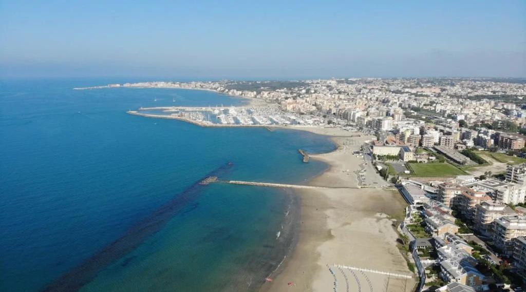 فندق La Casa Degli Artisti 1 نيتّونو المظهر الخارجي الصورة