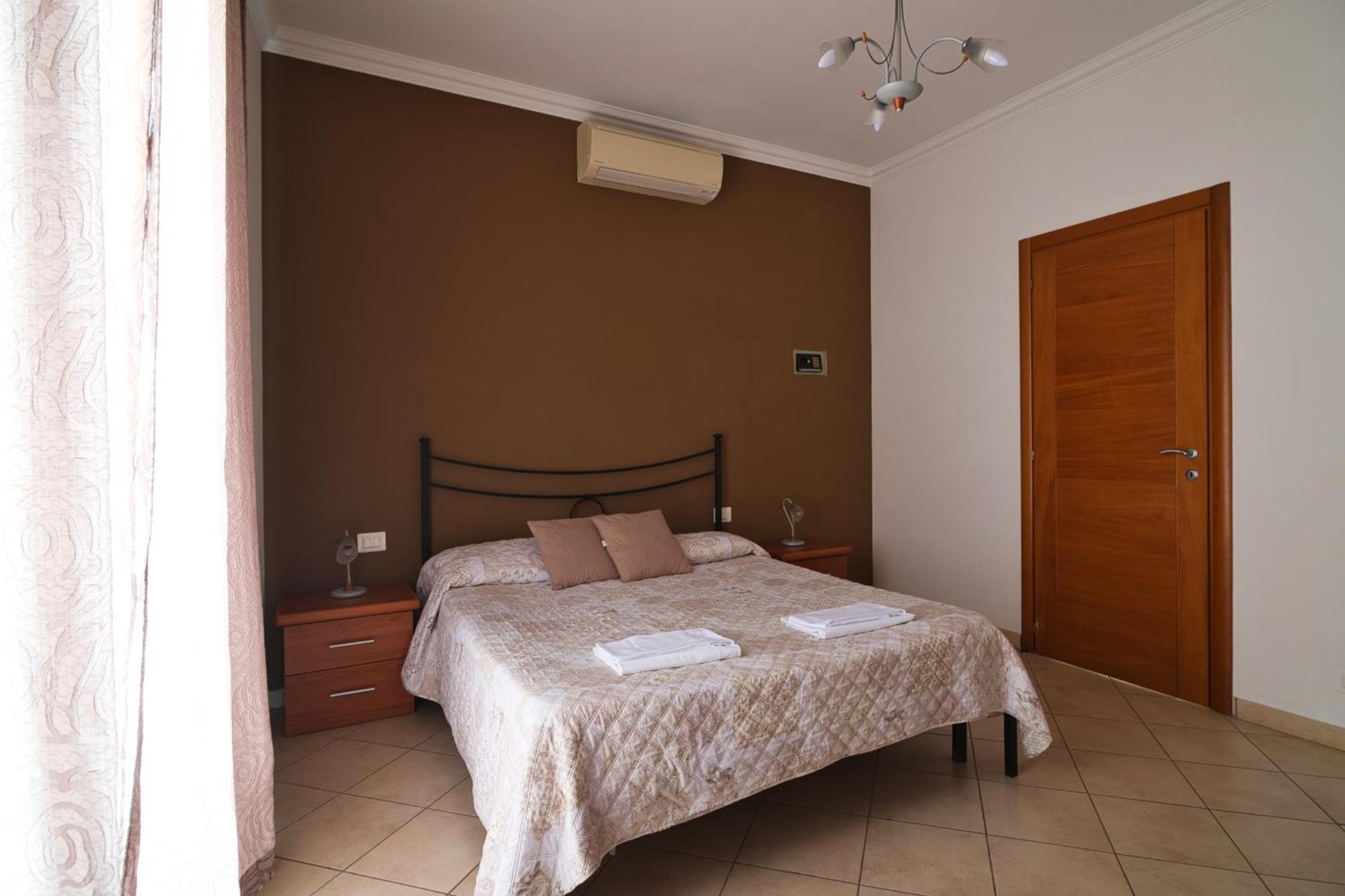 فندق La Casa Degli Artisti 1 نيتّونو المظهر الخارجي الصورة