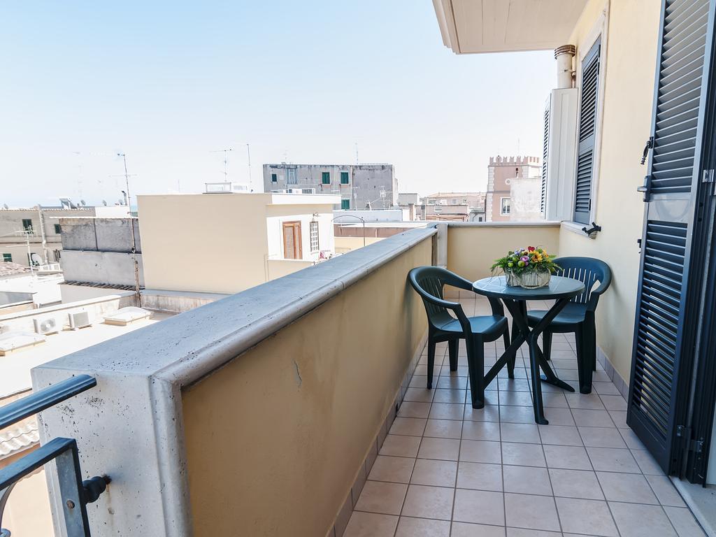 فندق La Casa Degli Artisti 1 نيتّونو الغرفة الصورة
